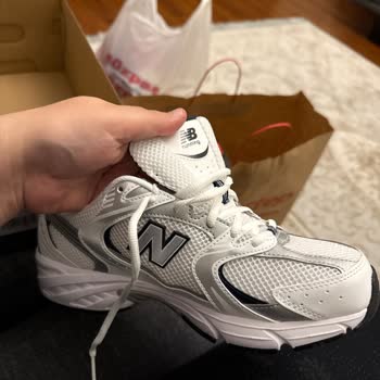 I Face Authenticity Concern with New Balance 530 Shoes Due to Unreadable Barcode
