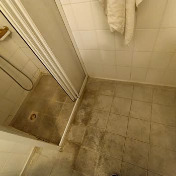 İlgisiz Personel Ve Yetersiz Hizmet Nedeniyle Ücret İadesi Talebim