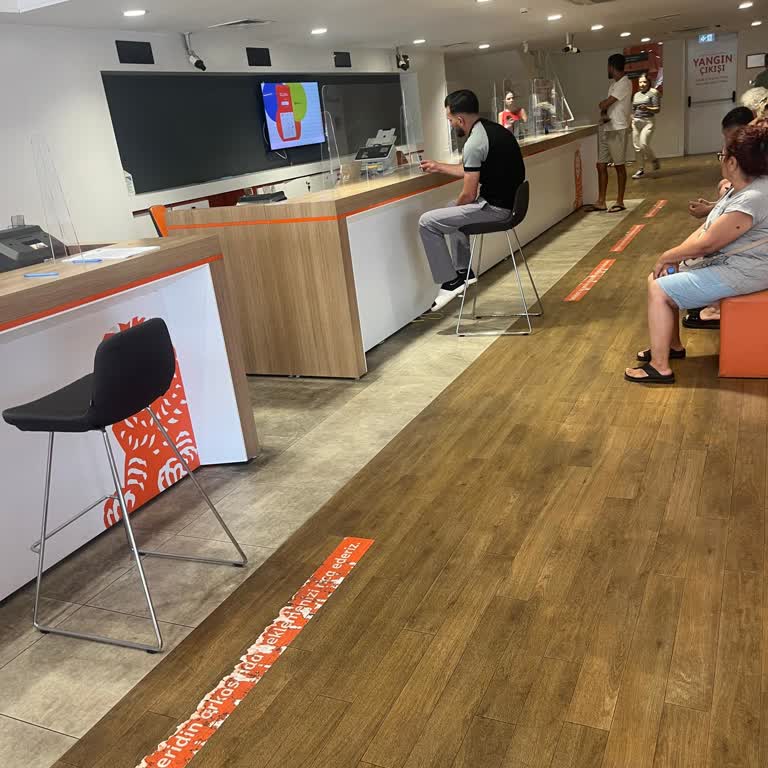 ING Bank Antalya Şubesinde Uzun Bekleme Ve İlgisiz Personel Nedeniyle Mağduriyet