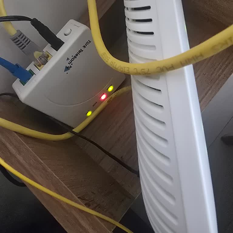 24 Saattir İnternet Yok Müşteri Hizmetleri Çözüm Sunmuyor Mağduriyet Yaşıyorum