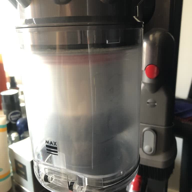 Dyson V12 Şeffaf Toz Haznesi Matlaştı Değişim Reddedildi