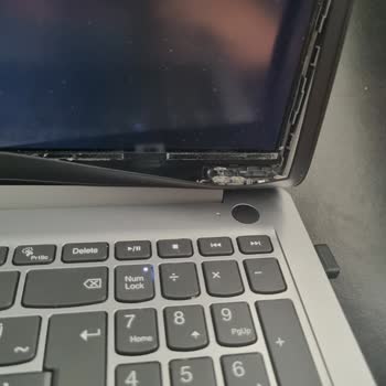 Lenovo Ideapad Bilgisayarımda Ekran Çerçevesi Sorunu ve Garanti Desteği Alamamak