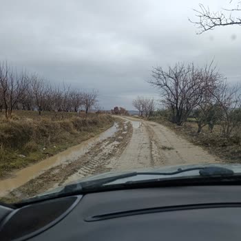 Yıllardır Çamur İçinde Kalan Yolumuz Acilen Asfaltlansın