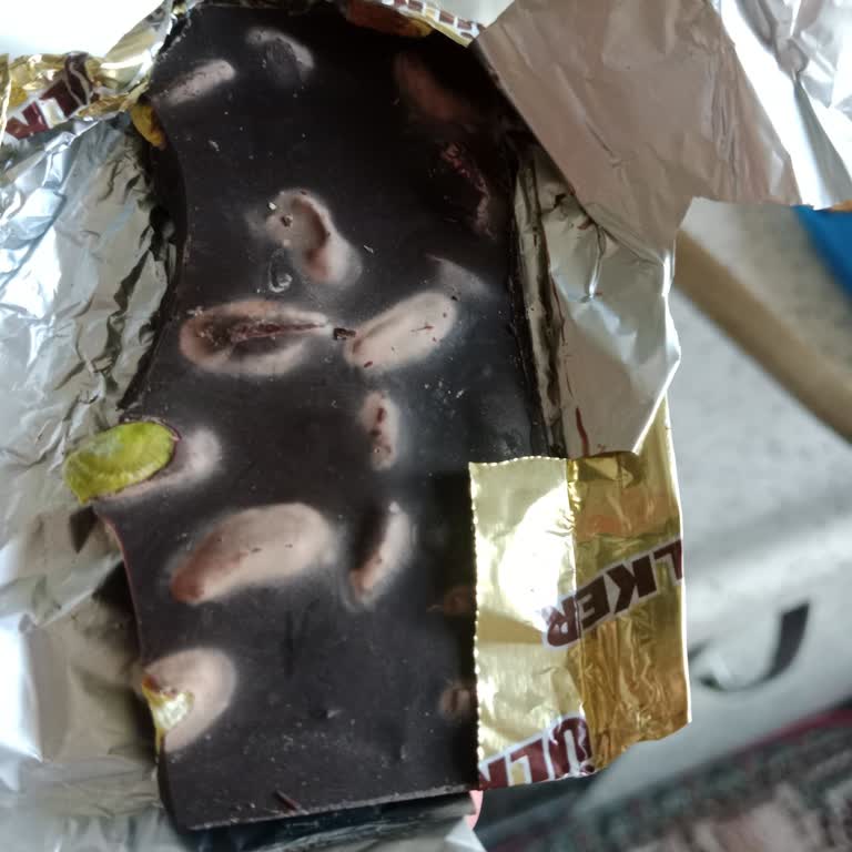Ülker Antep Fıstıklı Çikolatalarda Beyazlama Ve Bayat Tat Sorunu