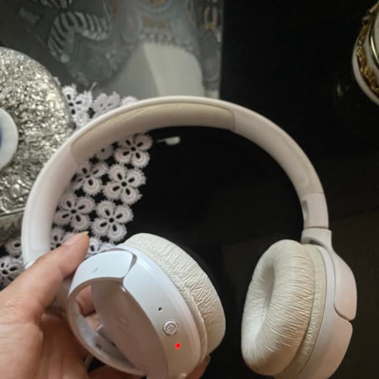 JBL Kulaklığımın Açma Tuşu Tamamen Bozuldu, Tamir Talep Ediyorum