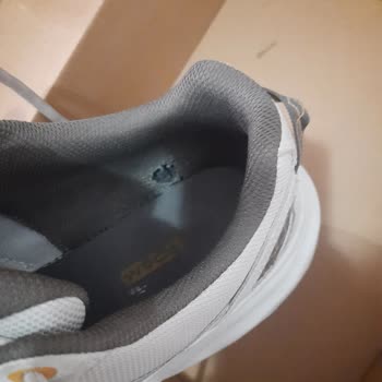 1 Ayda Deforme Olan Ayakkabıya Kullanıcı Hatası Yanıtı Hayal Kırıklığı Yarattı