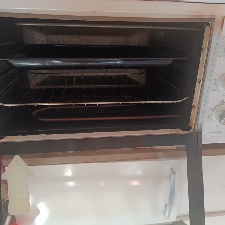 Simfer Fırın Kapağı Kendiliğinden Düştü Ve Kapanmıyor