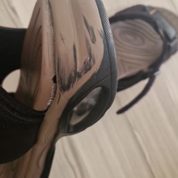 Aldığım Sandaletler Kısa Sürede Bozuldu Ve Defolu Çıktı