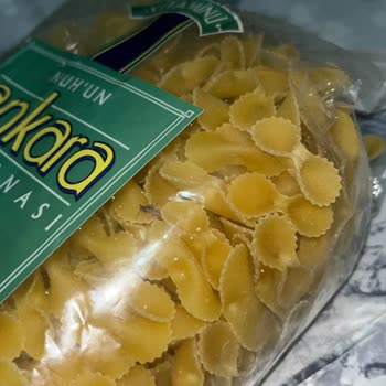 Paket Açılmadan Böcek Çıkan Ankara Makarna Fiyonk Ürünü Şaşkınlığı