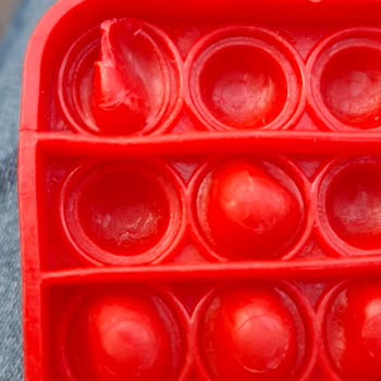 Çocuk Menüsündeki Oyuncağın Kalitesizliği Ve İlgisiz Yaklaşım