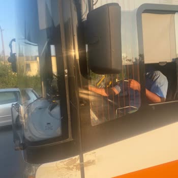 Otobüs Şoförünün Tehlikeli Ve Kaba Davranışı Güvenliğimizi Tehdit Ediyor