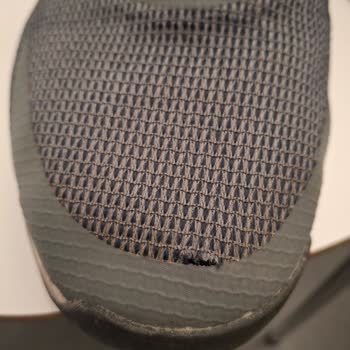 Yeni Alınan Nike Ayakkabıda Kısa Sürede Yırtılma Ve Olumsuz İnceleme Sonucu