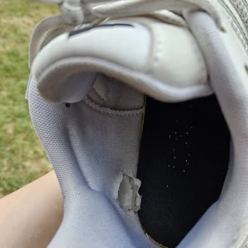 Kısa Sürede Yırtılan Ayakkabı Ve Garanti Sorunu