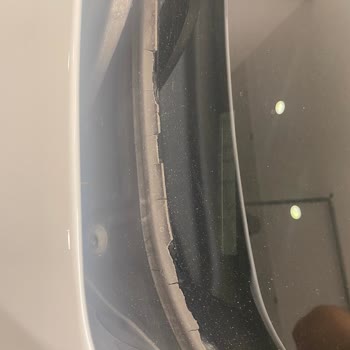 BMW 320i F30 Kronik Ön Cam Fitili Sorunu Ve Ücretli Değişim Şikayeti