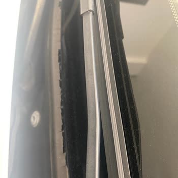 BMW 320i F30 Kronik Ön Cam Fitili Sorunu Ve Ücretli Değişim Şikayeti