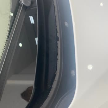 BMW 320i F30 Kronik Ön Cam Fitili Sorunu Ve Ücretli Değişim Şikayeti