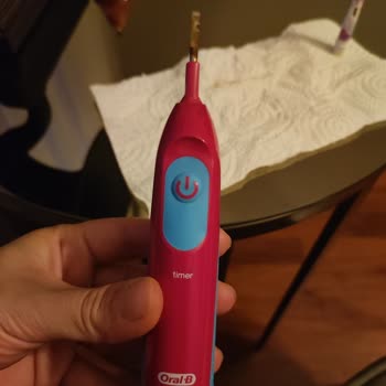 Oral - B Children's Toothbrush Rusting