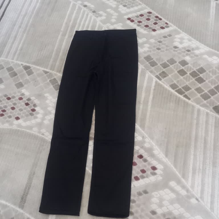 Sipariş Verilen Pantolonlar Görselden Farklı Ve Firma İletişime Geçmiyor