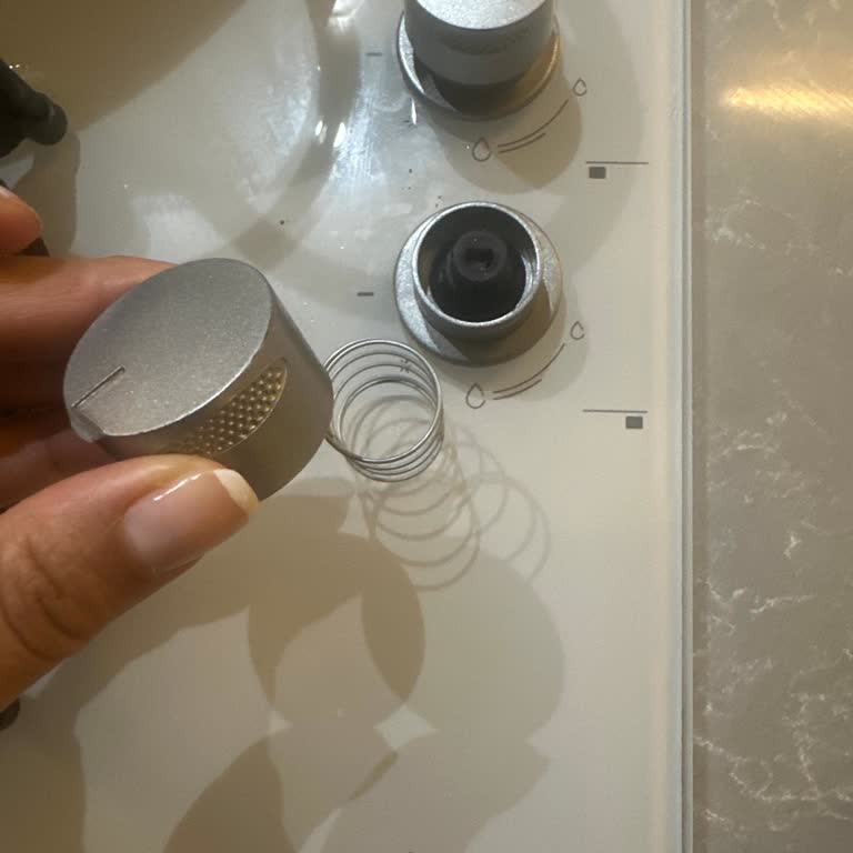 Simfer Ocak Düğmesi Kırıldı, Yedek Parça Bulamıyorum