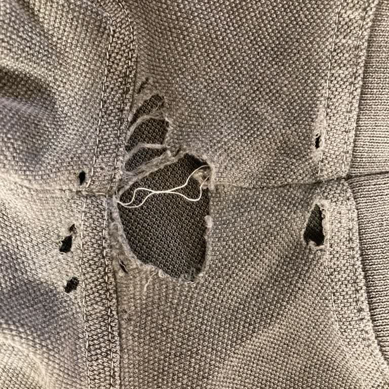 Kısa Sürede Yırtılan Siyah Tişört İçin Çözüm Bekliyorum