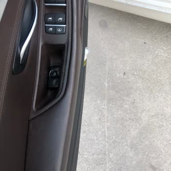 BMW 520i Kapı Kolları Ve Ön Camda Kronik Yıpranma Sorunu