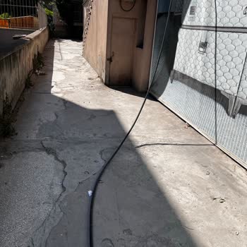 Kopan İnternet Kablosu 3 Gündür Onarılmıyor, Güvenlik Riski Oluştu