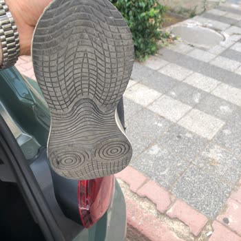 Garaj Günlerinden Alınan Derimod Ayakkabı Kısa Sürede Kırıldı Tamir Veya Değişim Yapılmıyor