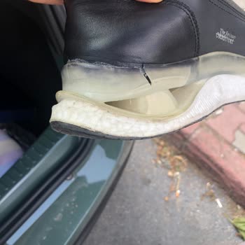 Garaj Günlerinden Alınan Derimod Ayakkabı Kısa Sürede Kırıldı Tamir Veya Değişim Yapılmıyor