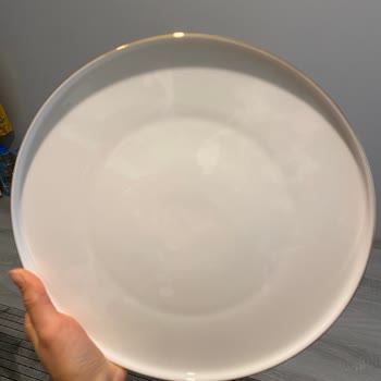 Gallery Crystal Servis Tabaklarında Tekrarlayan Leke Sorunu Ve Çözüm Eksikliği