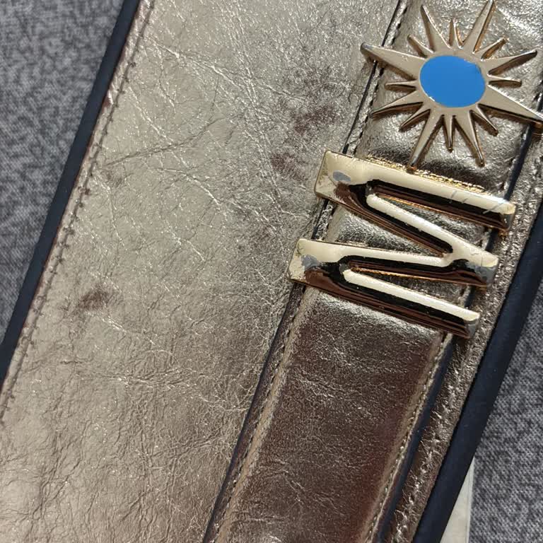 Kısa Sürede Deforme Olan Deri Kılıf Ve Yetersiz Müşteri Hizmeti