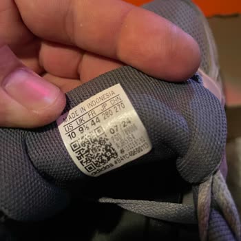Garantili Adidas Ayakkabım FLO Tarafından Değişim Veya Onarıma Alınmadı