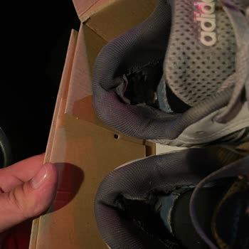 Garantili Adidas Ayakkabım FLO Tarafından Değişim Veya Onarıma Alınmadı