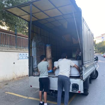 Aldığım Koltuklarda Sünger Ve Leke Sorunu, Yetersiz Servis Ve Saygısız Personel