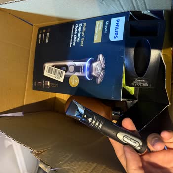 Amazon Sent Me a Toy Instead of Philips i9000 Shaver - No Refund