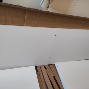 Kırık Gelen Dolabın İadesi İçin Çözüm Sunulmuyor, Ücret İadesi Bekliyorum