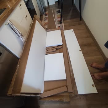 Kırık Gelen Dolabın İadesi İçin Çözüm Sunulmuyor, Ücret İadesi Bekliyorum