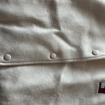 Tommy Hilfiger Kısa Sürede Tüylenen Ceket ve Yetersiz Mağaza Desteği