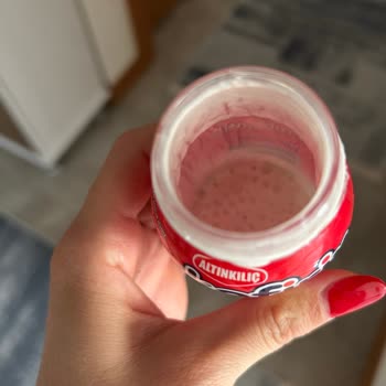 Son Kullanma Tarihi Geçmemiş Kefir Bozuk Çıktı, Şişeler Şişmiş Ve Köpürüyor