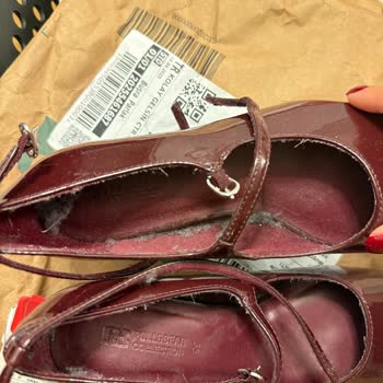 Siparişimde Gelen Ayakkabı Kirli Çıktı, Müşteri Memnuniyeti Zedelendi