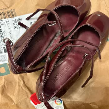 Siparişimde Gelen Ayakkabı Kirli Çıktı, Müşteri Memnuniyeti Zedelendi