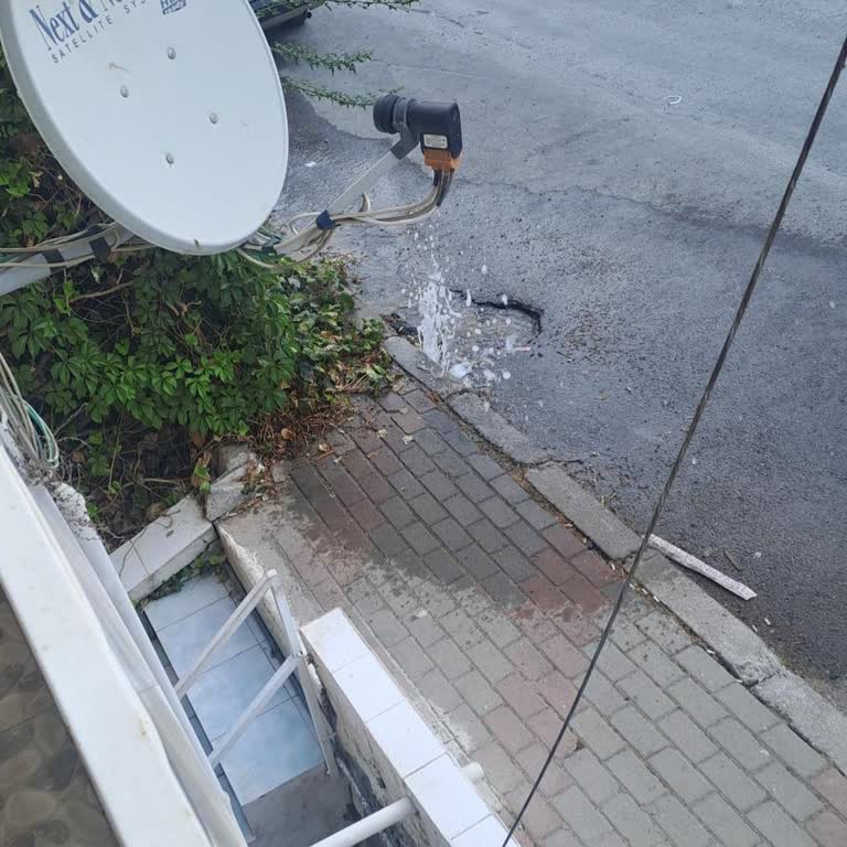 Güzeltepe Mahallesi'nde 3 Aydır Devam Eden Asfalt Eksikliği Ve Mağduriyet