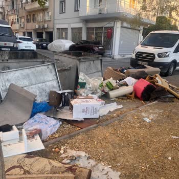 Karşıyaka Goncalar Ve Nergis Mahallelerinde Süregelen Temizlik Sorunları ve Yetersiz Çöp Toplama