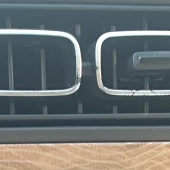 Citroen C3 Havalandırma Peteklerindeki Nikelaj Kaplama Sürekli Soyuluyor