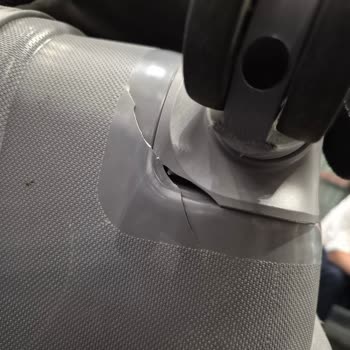 Uçuş Sonrası Hasarlı Valiz Ve Yetersiz Destek