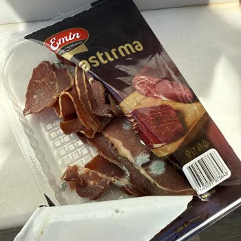 BİM’den Aldığım Pastırmada Küf Şoku: Üzgünüm Ve Çözüm Bekliyorum