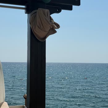 Pavillon Alanında İstenmeyen Müzik Yayını Sessizliğimi Bozdu