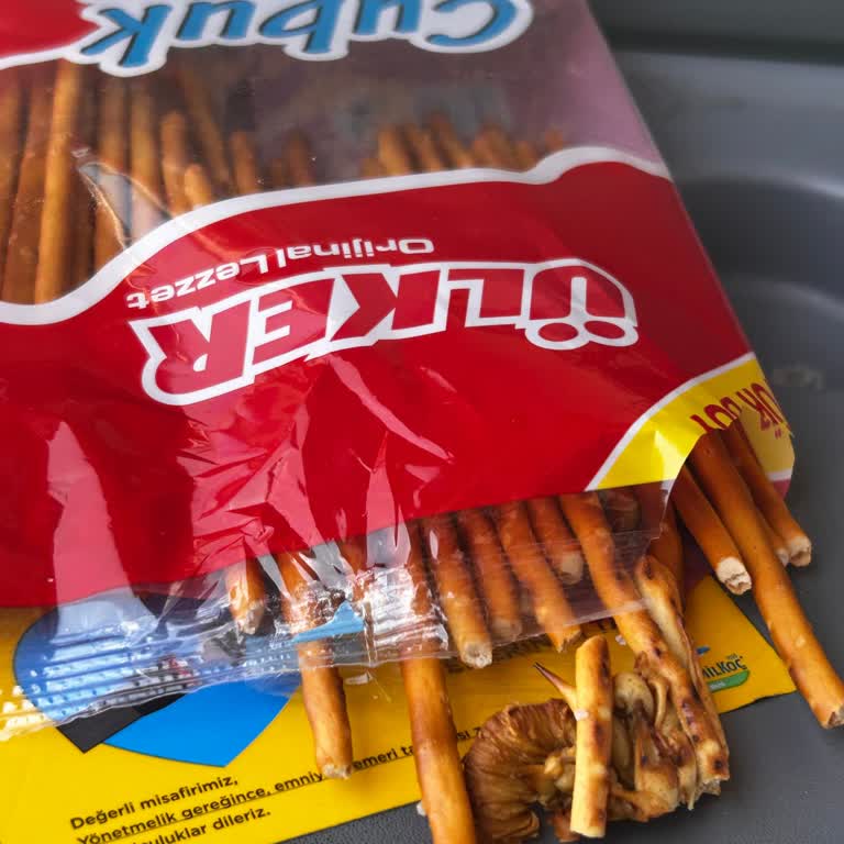 Ülker Çubuk Kraker Paketinden Yabancı Cisim Çıkması Nedeniyle Mağduriyet