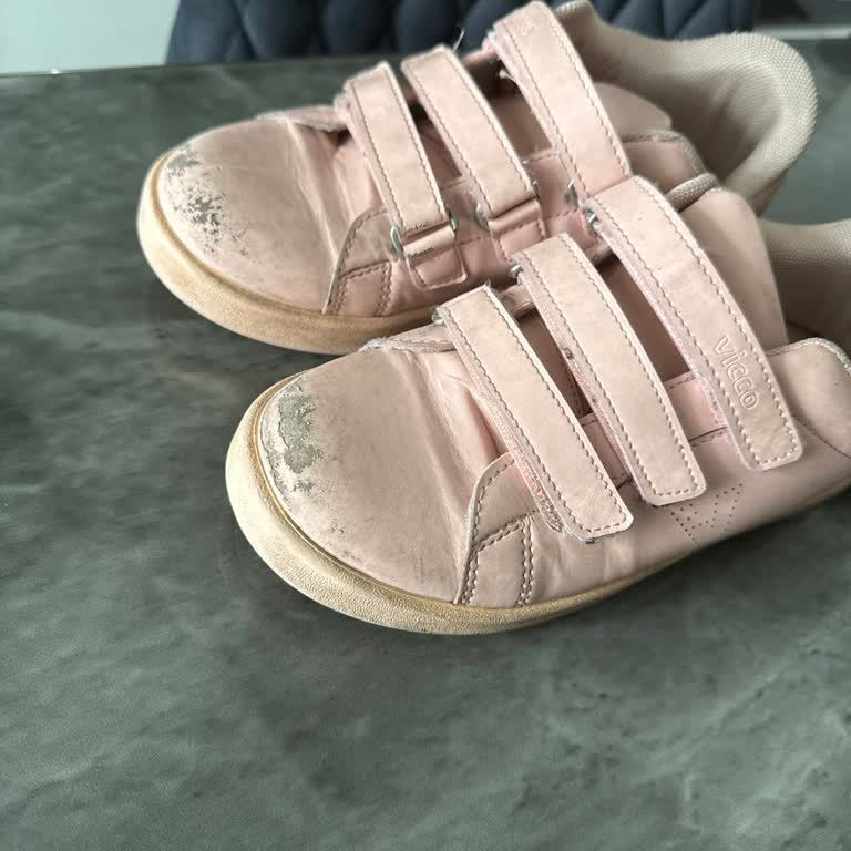 Bir Ayda Deforme Olan Çocuk Ayakkabısına Çözüm Bekliyorum