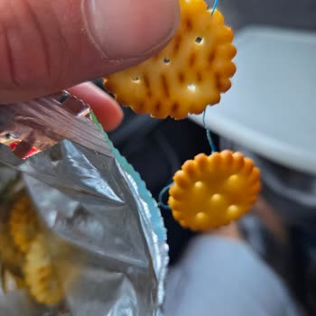 Eti Krakerin İçinden Yabancı Madde Çıktı Rahatsız Oldum