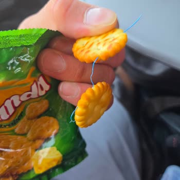 Eti Krakerin İçinden Yabancı Madde Çıktı Rahatsız Oldum